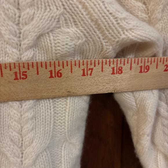 Tahari 2ply cashmere Women's Cream Cable Knit Sweater - Picture 4 of 7
